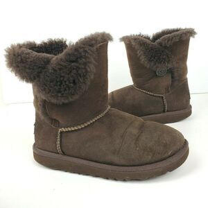 UGG Australia Lamb Fur Short Brown Boots Bailey Button II Girls Size 4 $129